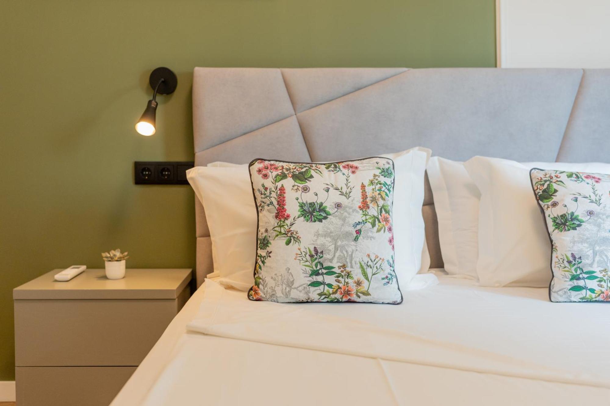 Casa Flores - 2 Bedroom, Lift, Ac, Car Parking - Extra Porto Luaran gambar