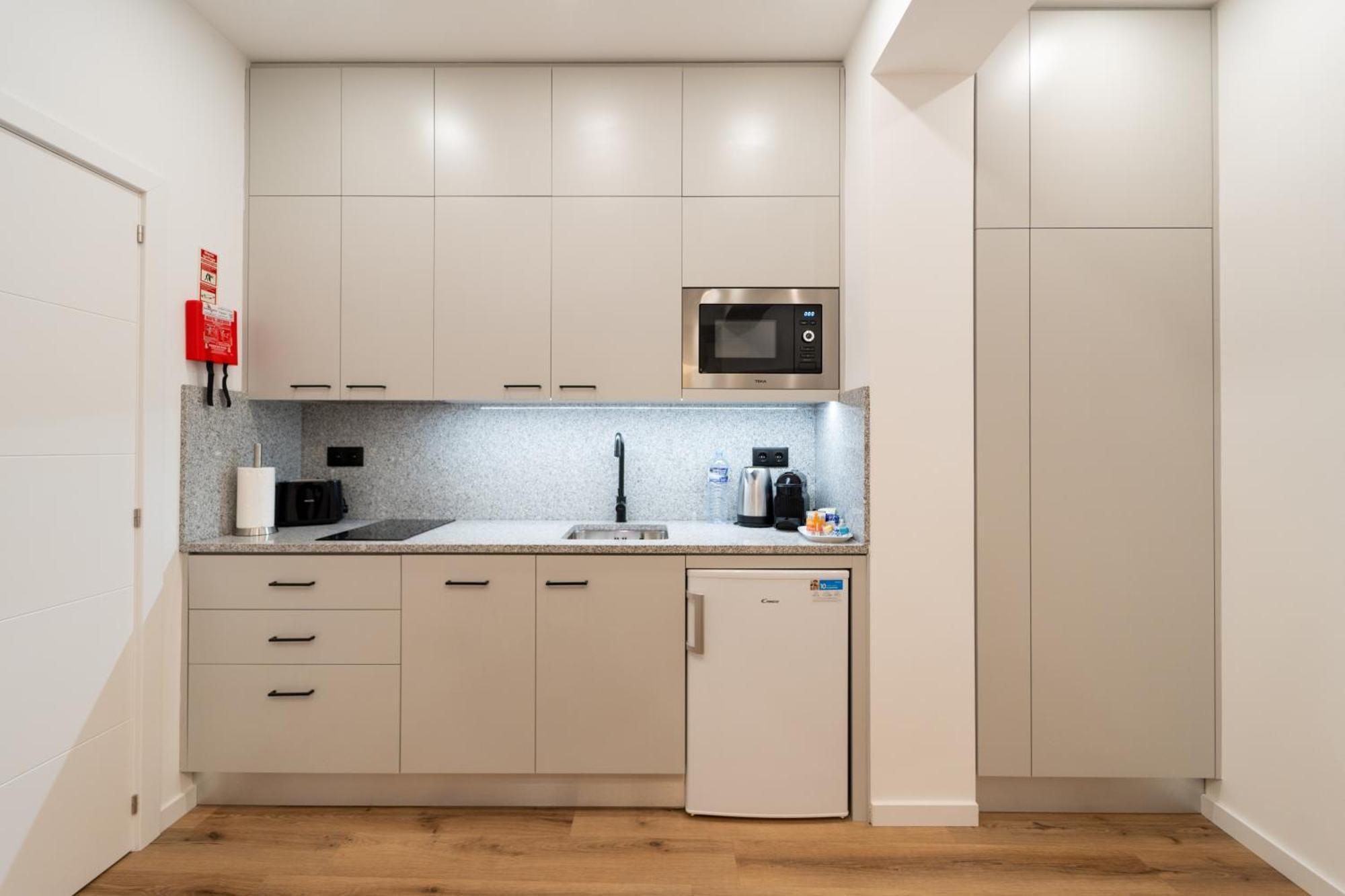 Casa Flores - 2 Bedroom, Lift, Ac, Car Parking - Extra Porto Luaran gambar