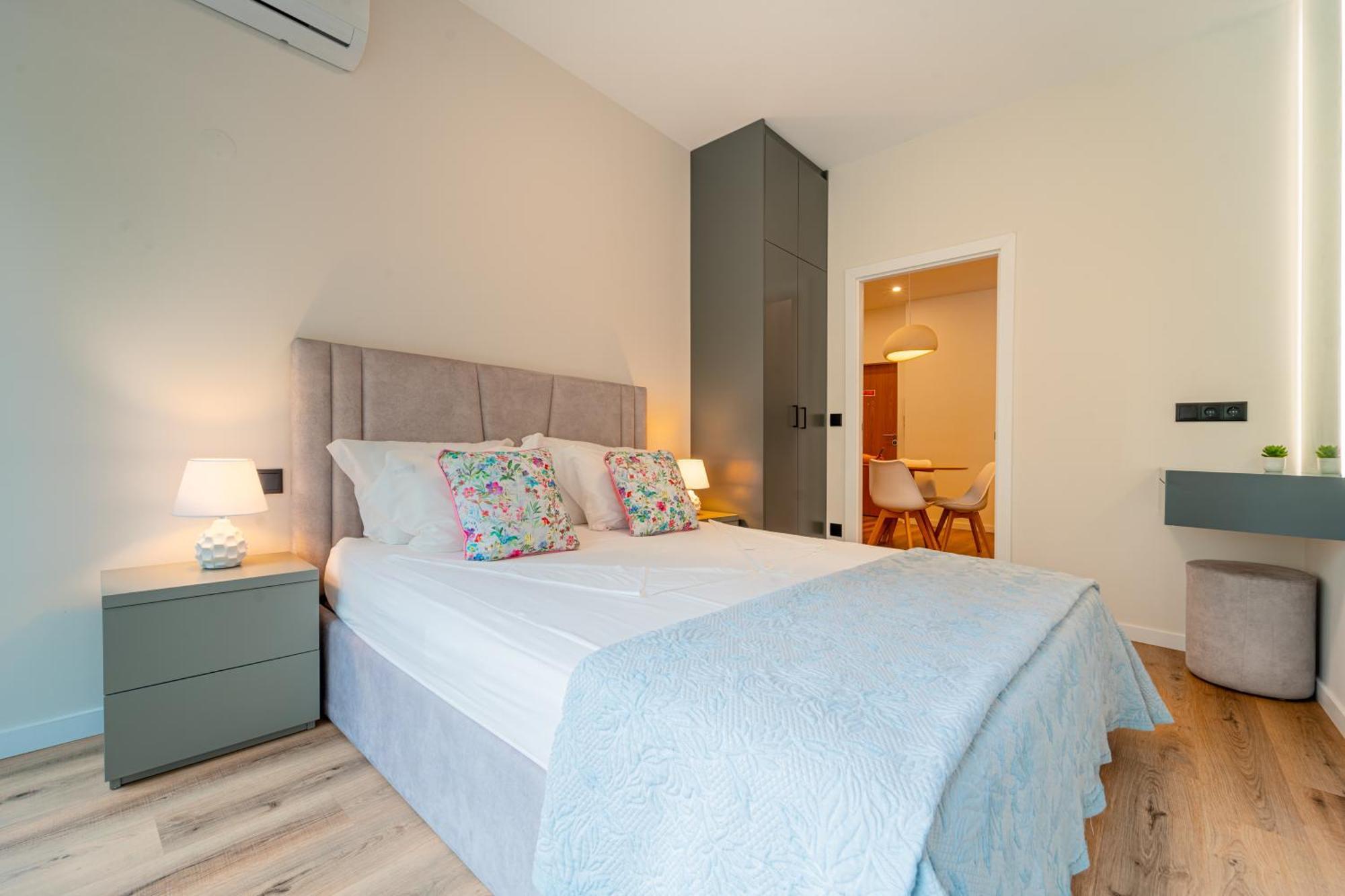 Casa Flores - 2 Bedroom, Lift, Ac, Car Parking - Extra Porto Luaran gambar