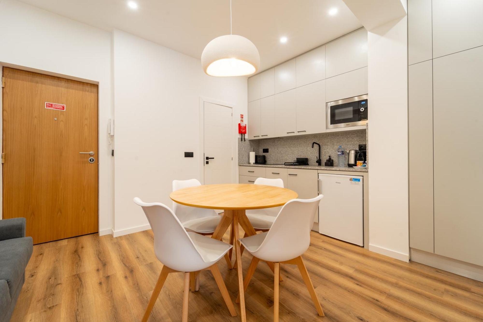 Casa Flores - 2 Bedroom, Lift, Ac, Car Parking - Extra Porto Luaran gambar